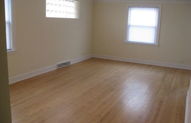 6315 N Mobile 2nd flr Gallery 4