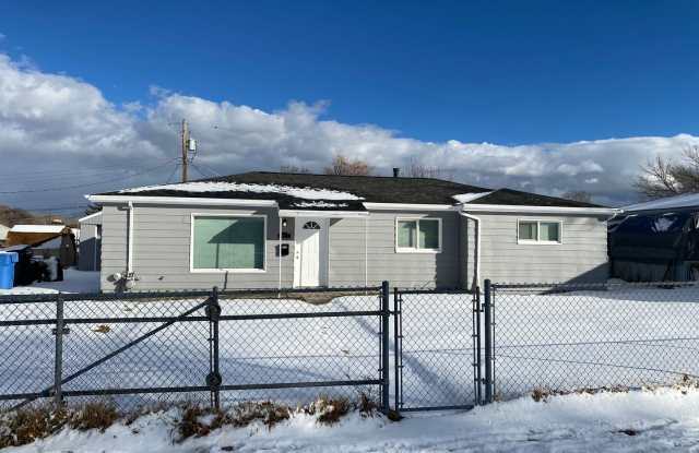 Completely Remodeled 4 Bed Home photos photos