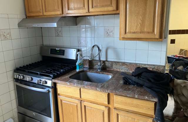 302 Maple Ave photos photos