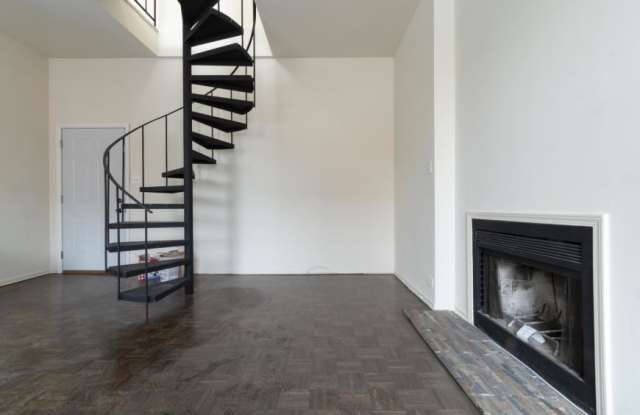3751 North Halsted St. Gallery 4
