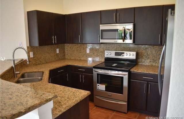818 Golden Cane Dr Gallery 2
