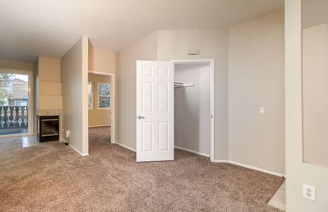 680 Camino De La Reina #2307 - 1 Gallery 3