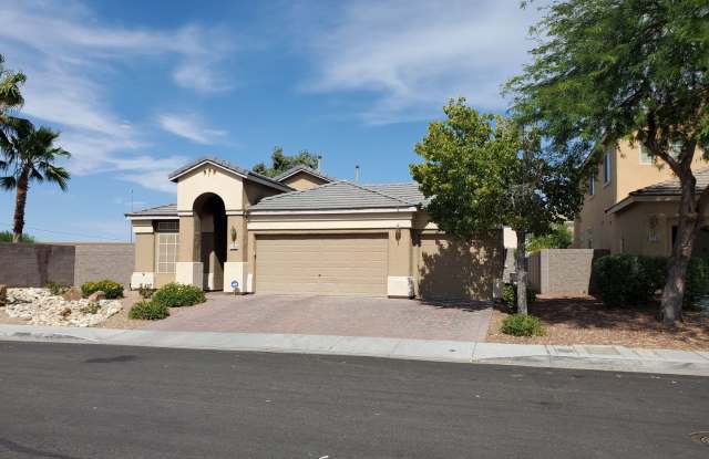 Awesome 3 Bedroom, 2 Bathroom 1 story home. come see this beauty today! photos photos