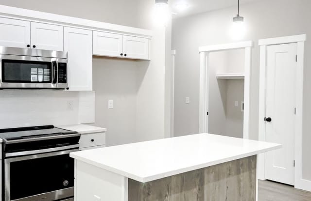 3 Bedroom 2 Full Bath HOUSE with GARAGE - 138 Hadden Avenue, Duncan, SC 29334