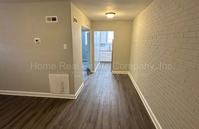 Colonial Arms Apartments | 805 West End Blvd Apt B-4 Gallery 2