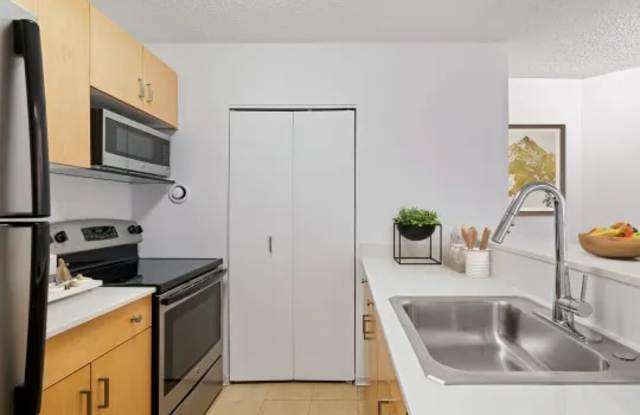 750 North Dearborn Street photos photos