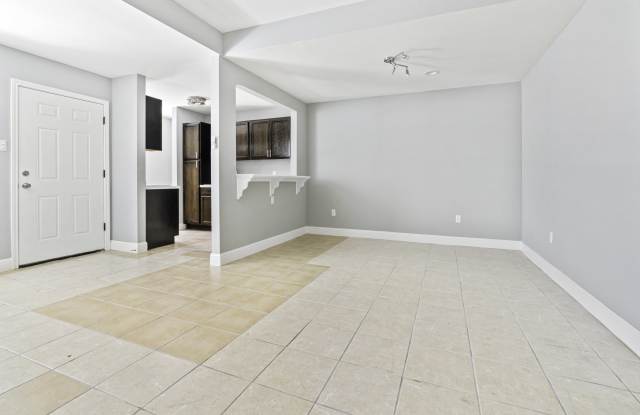 8006 Trapier Avenue - D Gallery 3