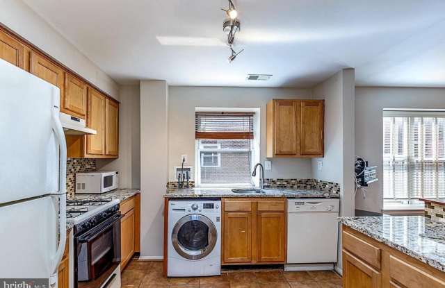 1441 SPRING Road NW Gallery 4