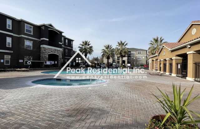 Bridgefield Condos - Wonderful Antelope 2bd/2ba with Garage Gallery 4