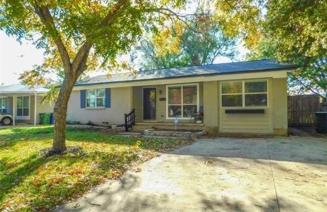 1102 Noble Avenue - 1102 Noble Avenue, Carrollton, TX 75006