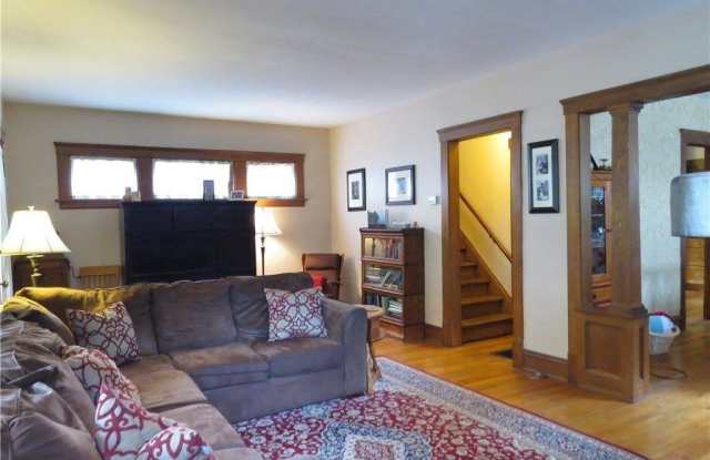17469 Norton Avenue Gallery 2