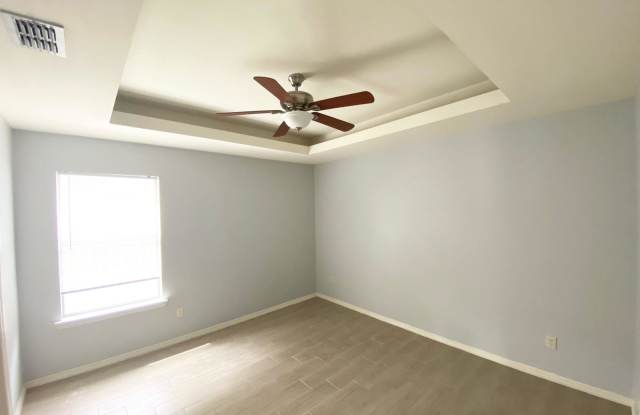 1227 White Oaks Dr Gallery 3