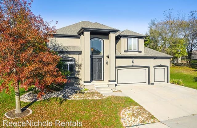 1505 SW Hedgewood Lane - 1505 Southwest Hedgewood Lane, Lee's Summit, MO 64081