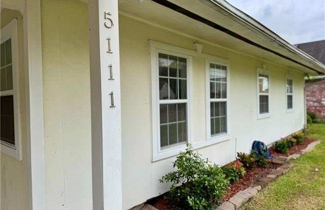5111 PIETY Drive Gallery 4