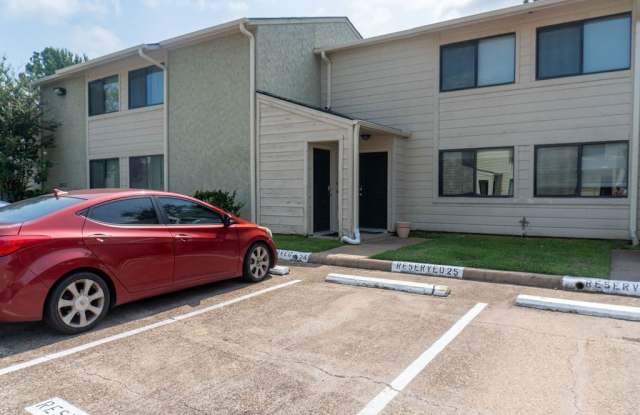 4513 Carter Creek Parkway 7 - 4513 Carter Creek Parkway, Bryan, TX 77802