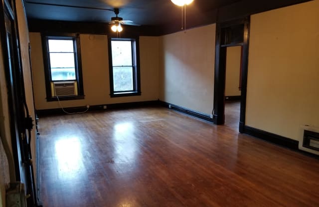 79 1/2 Spring Street - B photos photos