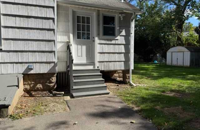 32 Willard St Gallery 4