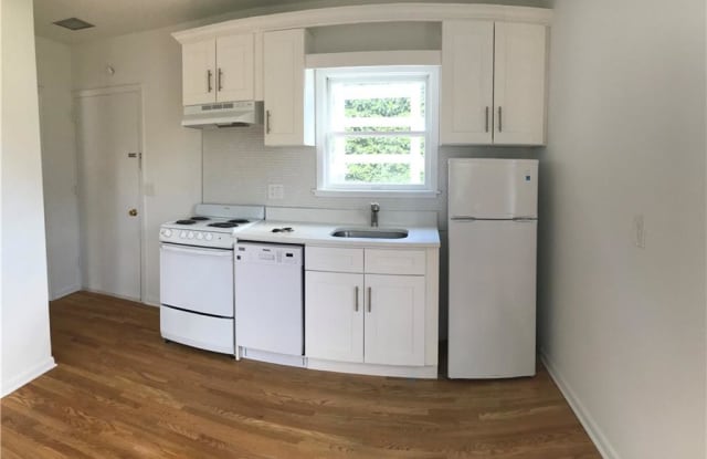 70 Anderson Lane - 70 Anderson Lane, Southport, CT 06890