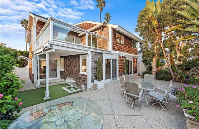 211 West Avenida Valencia - 211 West Avenida Valencia, San Clemente, CA 92672
