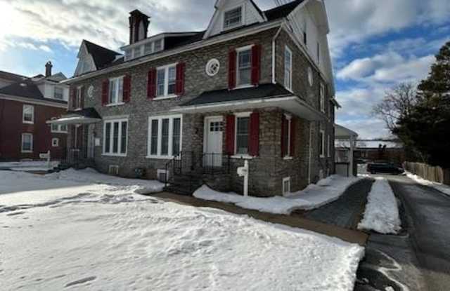 363 E LANCASTER Avenue photos photos