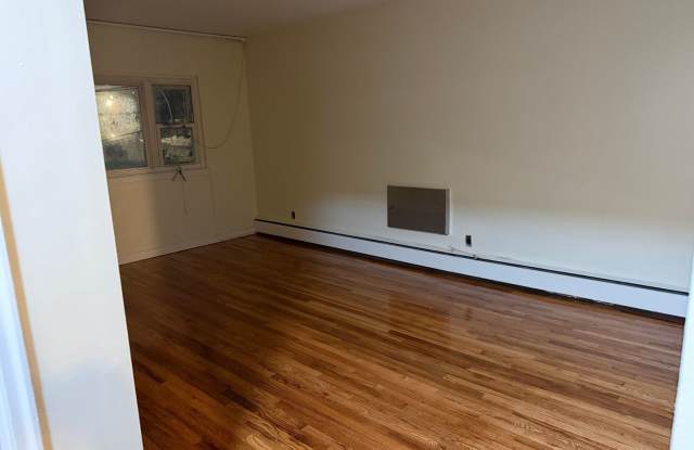 Spacious 3BR Duplex in Bronx photos photos