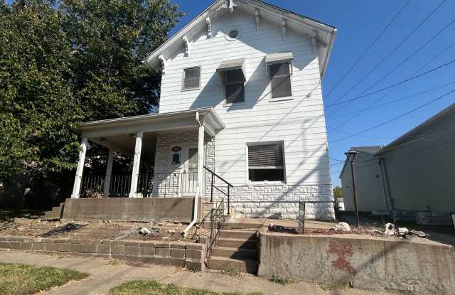 3 Bedroom 1.5 bath home in Davenport - 1415 Pershing Avenue, Davenport, IA 52803