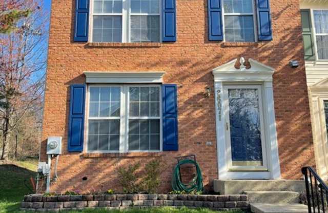 Spacious Family Three Bedroom Townhouse in Damascus! Pets Welcomed & Parking Included! photos photos