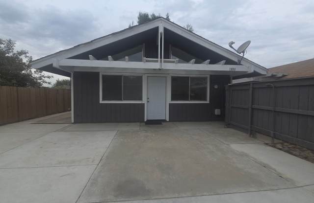 Great 2 Bedroom 1 Bathroom Gallery 1