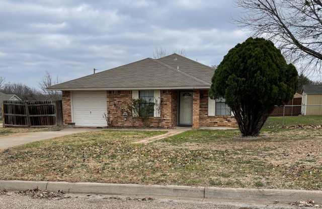 4 Bedroom 2 Bathroom House photos photos
