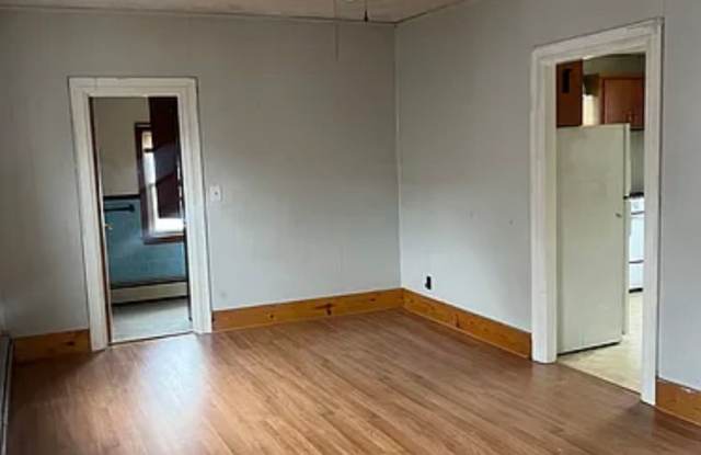 185 Cottage Street Gallery 1