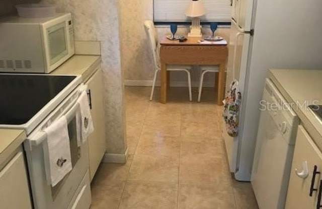 4605 LONGWATER Gallery 4
