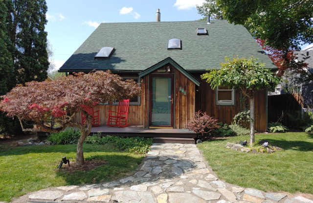 Fully Furnished Executive Sander's Beach Rental photos photos