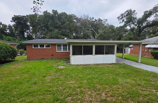 Lovely 3bed 2bath single level home in South Augusta Gallery 1