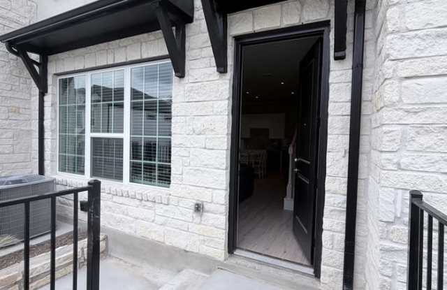 318 Ridgestem Road Gallery 1