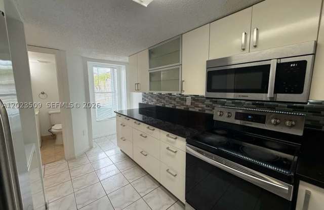 1137 NW 123rd Court Gallery 4