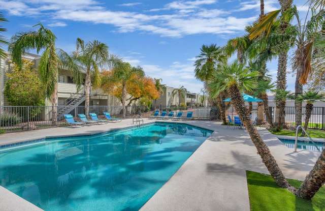 Deerfield Village on Fort Lowell photos photos