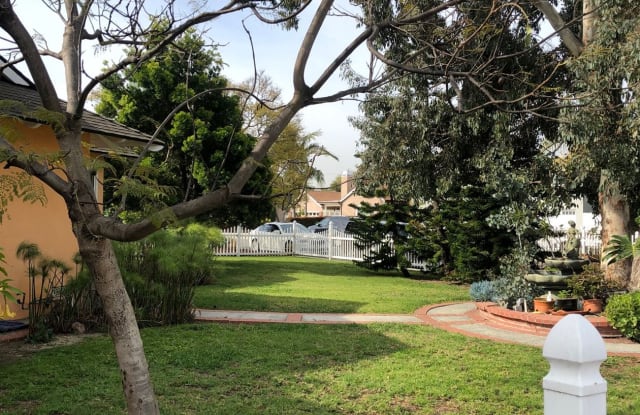 8300 Ramsgate Avenue - 8300 Ramsgate Avenue, Los Angeles, CA 90045