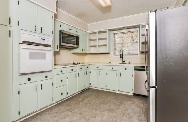 6809 Comanche Drive Gallery 4