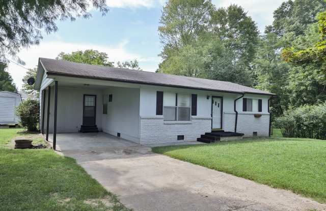 Charming Home in Dresden! - 137 Beyer Avenue, Dresden, TN 38225