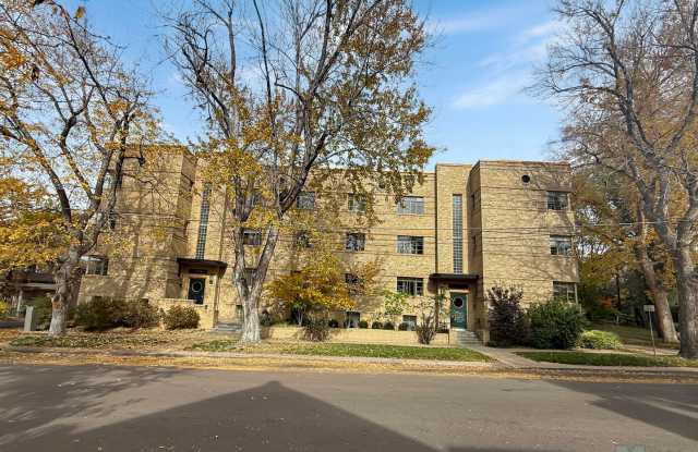 $0 DEPOSIT OPTION. CHARMING VINTAGE 1 BEDROOM IN THE HEART OF CHEESMAN PARK - 1321 East 10th Avenue, Denver, CO 80218