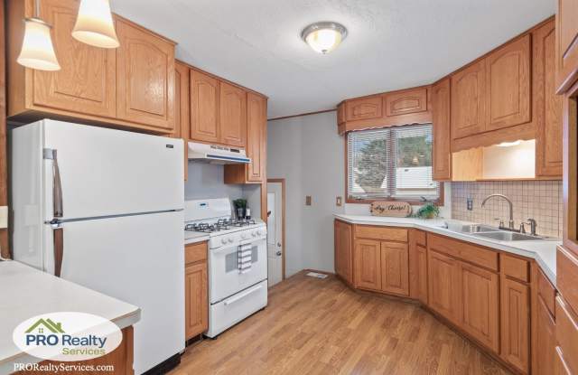 2 Bedroom Home in South St. Paul Gallery 1