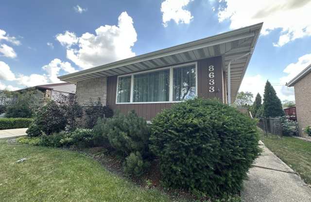 8633 N Olcott Avenue photos photos