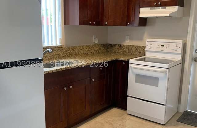 19121 NE Miami Ct Gallery 3