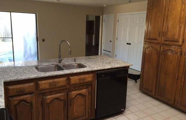 1603 Railhead Place Gallery 4