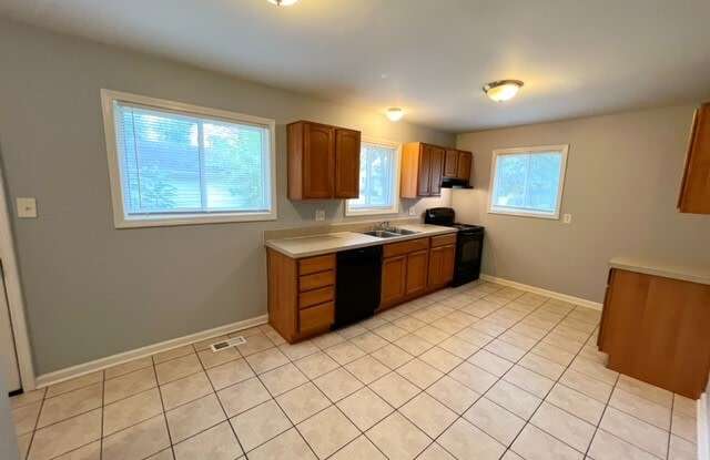 4150 North Edmondson Avenue Gallery 4