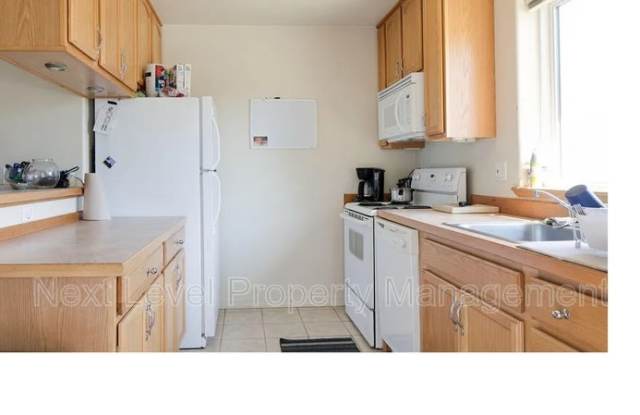 26 8th Avenue West - A Gallery 2