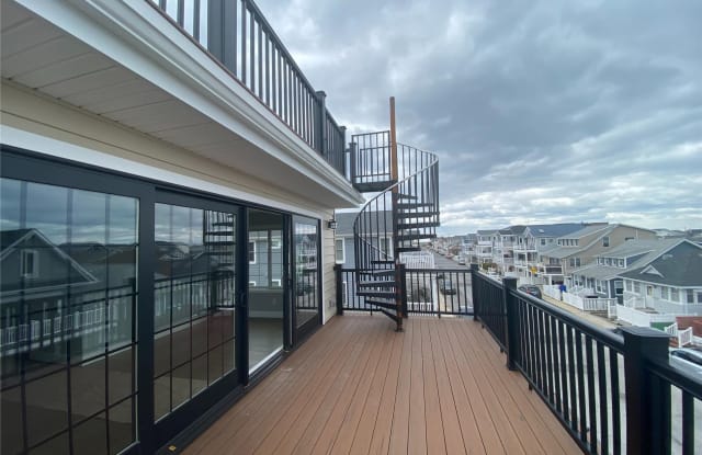 84 Delaware Avenue - 84 Delaware Avenue, Long Beach, NY 11561