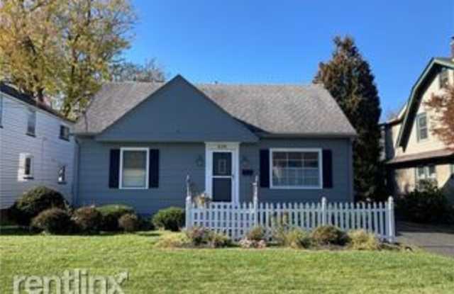 636 Trumbull SE - 636 Trumbull Avenue Southeast, Warren, OH 44484
