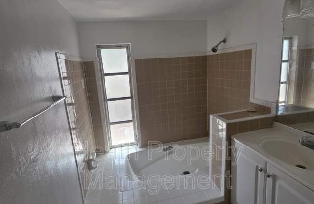 3302 Bainbridge Dr Gallery 4