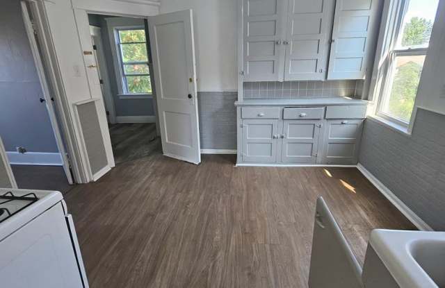 Upper 2 bedroom unit photos photos